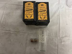 lot 160 image: 2 16oz Vintage 1933 Glasses with Metal Ice Cubes