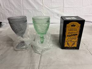 lot 170 image: 2 Decorative Wine Glasses and 16oz Vintage 1933 Glasses with Metal Ice Cubes
