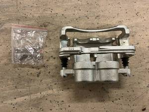 lot 182 image: Brake Caliper for GMC Sierra 15002500