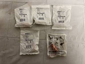 lot 203 image: 5 x 34 x 12 Nibisco Press Couplings