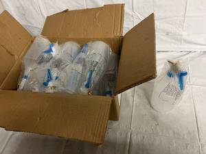 lot 249 image: 12 x 32oz Spray Bottles