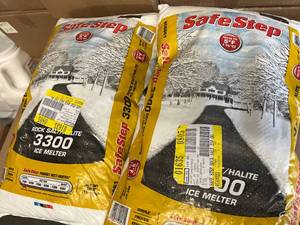 lot 266 image: 2 x 25lb Bag of Safe Step Rock Salt Ice Melter
