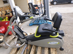 lot 9 image: NuStep T4R Recumbent Cross Trainer