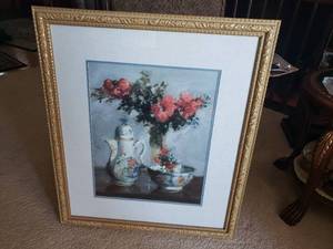 lot 9 image: Famille Rose Coffee Pot by Cadell
