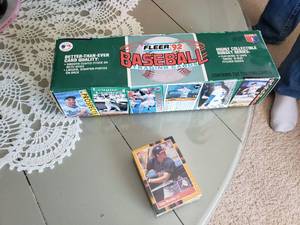 lot 34 image: Fleer 92 Trading Cards and Donrus 88 Cards
