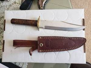 lot 55 image: Fixed Blade Knife and Chipaway Cutlery Sheath