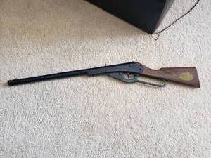 lot 85 image: Daisy BB Gun