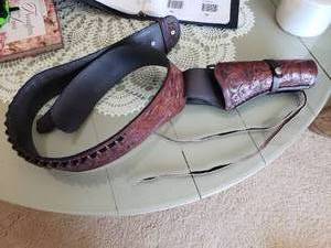 lot 90 image: Leather Belt Pistol Holster