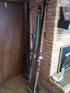 lot 122 image: 6 Pairs of Cross Country Skis