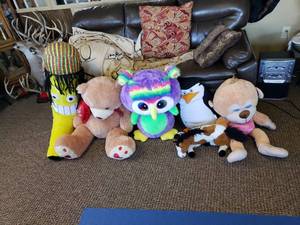 lot 123 image: Large Plushy Toys