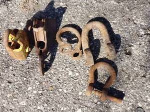 lot 146 image: Shackles and Pulley