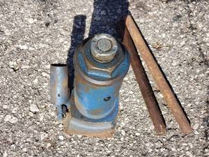 lot 147 image: Hydraulic Bottle Jack