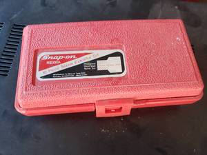 lot 179 image: Snap-On Screw Extractor Set