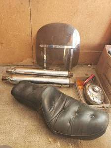 lot 195 image: Screaming Eagle Mufflers, Harley Seat and Windscreen