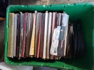lot 206 image: Tote of Records - Mostly Polka and Classical