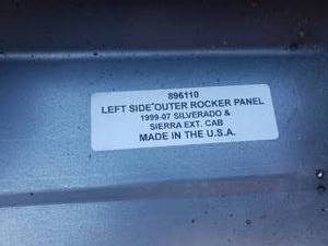 lot 210 image: Rocker Panels 1999-07 Silverado and Sierra Ext. Cab