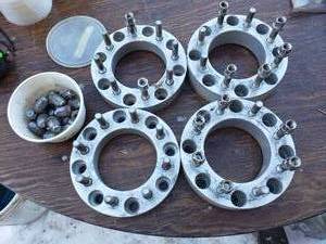 lot 227 image: Wheel Extenders and Lug Nuts