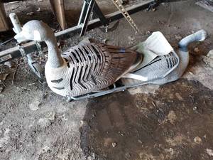 lot 265 image: Goose Blind Decoy