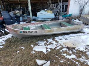 lot 267 image: Boat - Just under 12