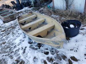 lot 268 image: 12 Boat