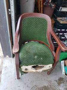 lot 293 image: Vintage Chair
