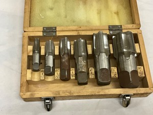 lot 45 image: Pipe tap set