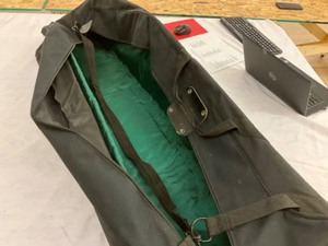 lot 68 image: golf travel bag