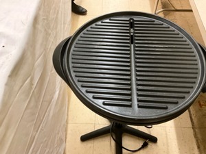 lot 74 image: George foreman pedastal grill