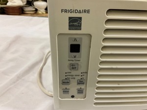 lot 98 image: Frigidaire window mount AC unit- WORKS