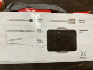 lot 227 image: BBQ grill set. new in box wtravel case