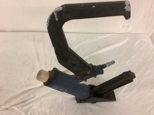 lot 291 image: Central Pnuematic flooring nailer