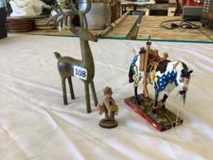 lot 108 image: Antique Knick Knacks