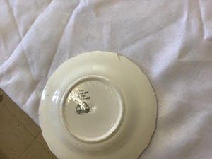 lot 126 image: Edwin M. Knowles Vintage 8 Piece Bowls and Plates with extra service peices