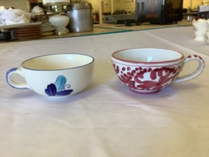 lot 127 image: Ceramic Oversized Mugs