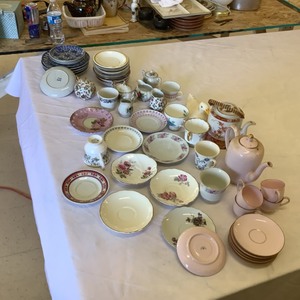 lot 133 image: Various Vintage China