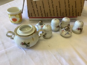 lot 142 image: Misc Vintage China