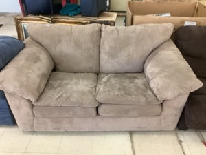 lot 152 image: Oversized Plush Love Seat
