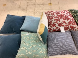lot 175 image: Throw Pillows Lot of 12