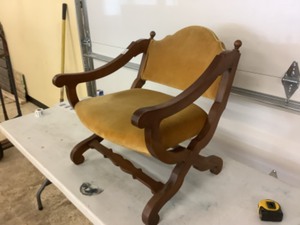 lot 178 image: Low Profile Accent Chair