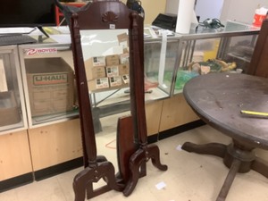 lot 246 image: Mirror-stand up & swivel 21x 55