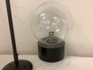 lot 286 image: Ceiling mount light