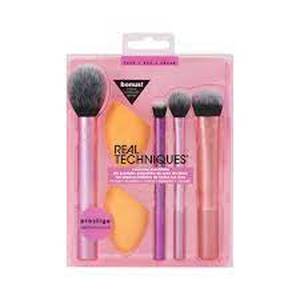 lot 26 image: Real Techniques Everyday Essentials Makeup Brush Kit - 5pc