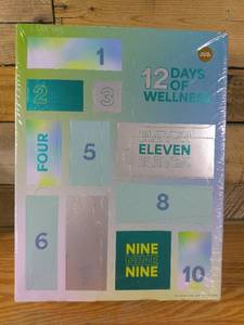 lot 38 image: Bath and Body 12 Days of Self Care Gift Set - 12ct