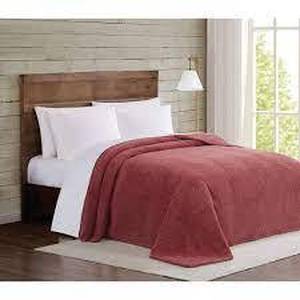 lot 134 image: Marshmallow Sherpa Bed Blanket - Brooklyn Loom-King-Dusty Rose