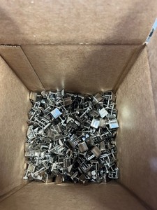 lot 31 image: 285 - Hoffman Clamps Screw With Swing Bar