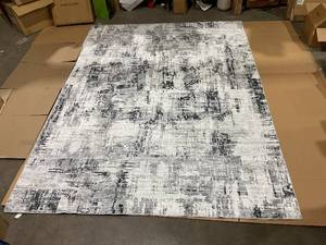 lot 102 image: 9 x 12 Black and White Area Rug