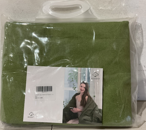 lot 337 image: Green DUVET COVER Queen