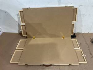 lot 147 image: 2000 Pcs Folding Puzzle Board