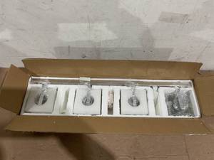 lot 27 image: Bathroom Vanity Light 4-Light