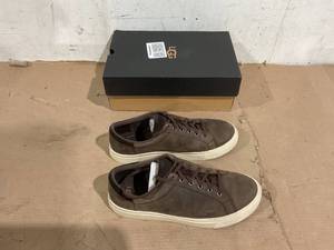 lot 8 image: Ugg Baysider Low Weather SIZE 11.5